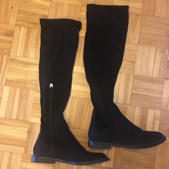 **SOLD** Zara stretch shaft flat boots - Picture 2 of 7